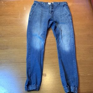 Free Planet Jeans